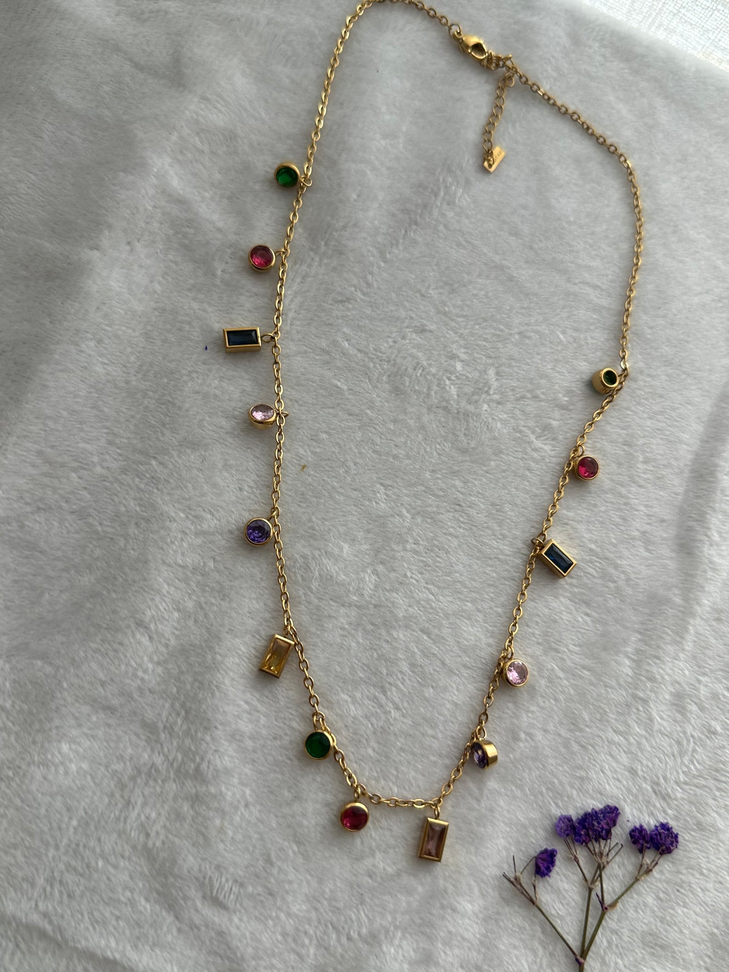 Mi esencia en colores necklace