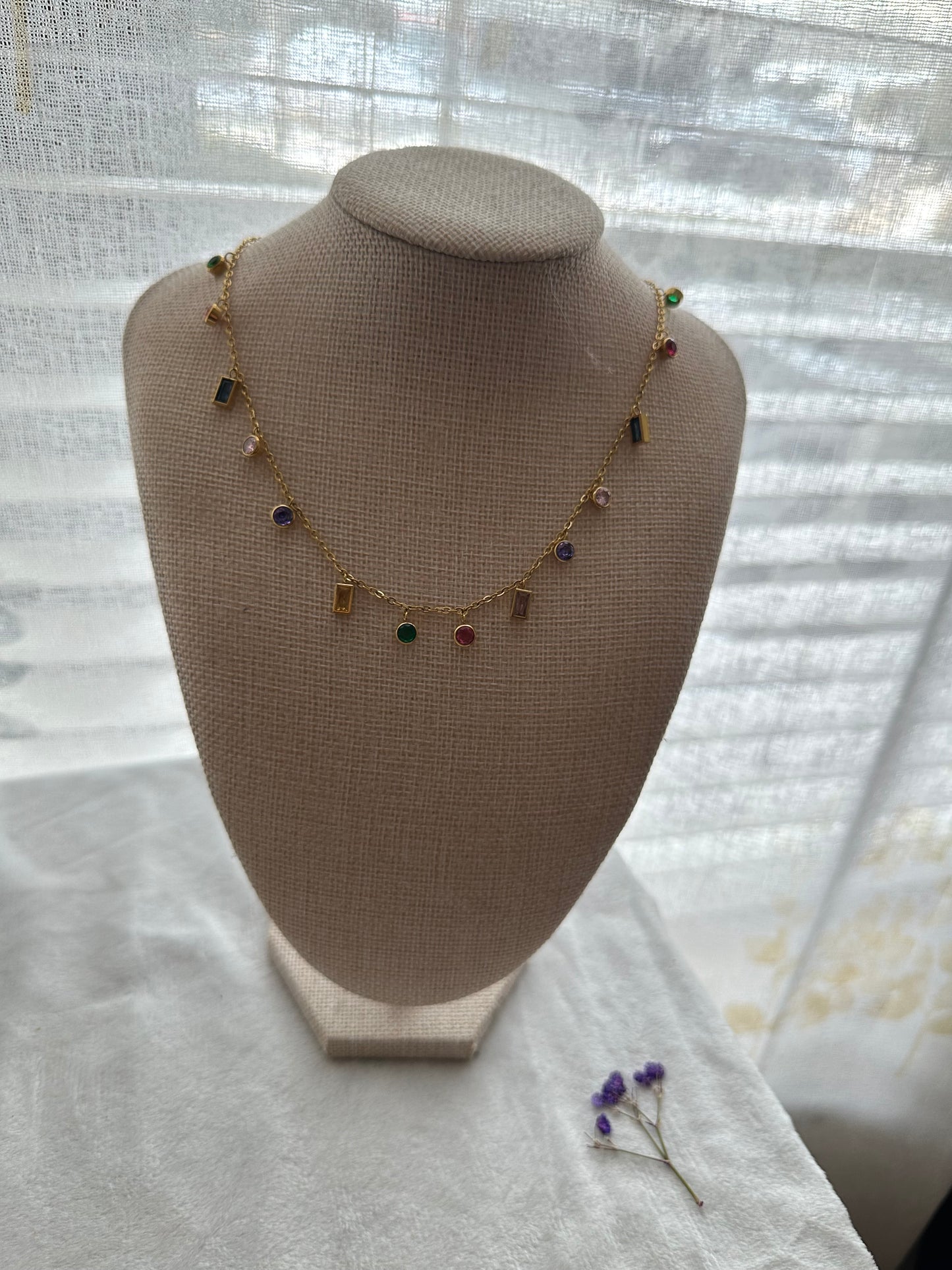 Mi esencia en colores necklace