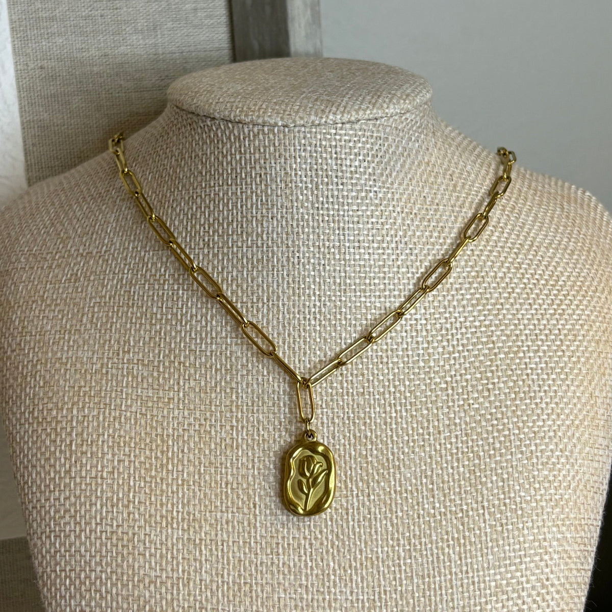 Pétalo Necklace
