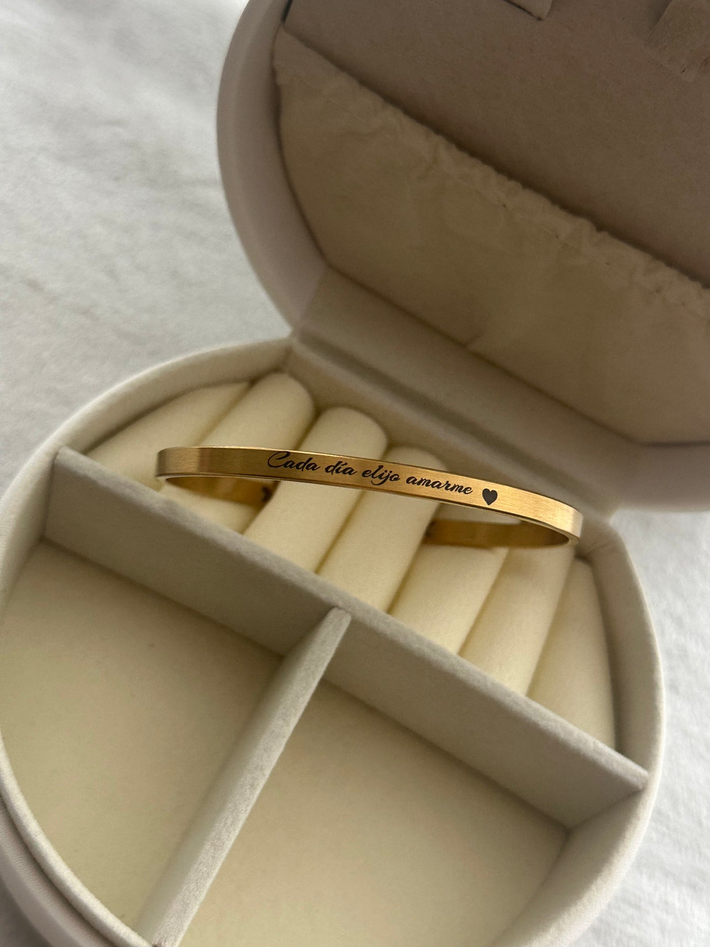 Cada Día Elijo Amarme Bangle